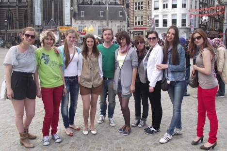 Participants of the project "The Great Netherlands-Russia Book 2013" remained satisfied with the bilateral exchange between two countries. Pictured: Russian and Dutch students posing in Amsterdam. Source: Anna Eremina