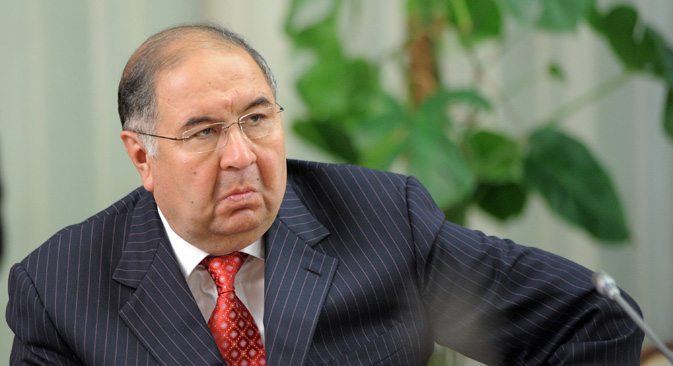 Alisher Usmanov bets $100 million on Apple. He says: "For the next three years I believe Apple is a very promising investment, especially given large dividend payments and buybacks". (Source: Kommersant)
