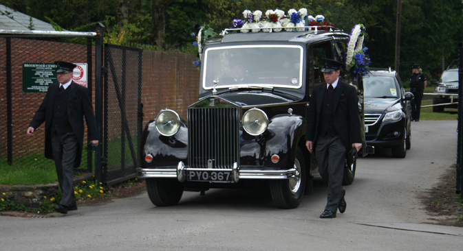 The hearse with the body of Boris Berezovsky at the Brookwood Cemetery, Surrey County, Great Britain. Source: ITAR-TASS