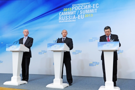 Russian President Vladimir Putin (left) and European Commission President Jose Barroso attending a joint press conference on the results of the Russia-EU Summit in Yekaterinburg, June 4, 2013. Source: RIA Novosti / Michael Klimentyev 