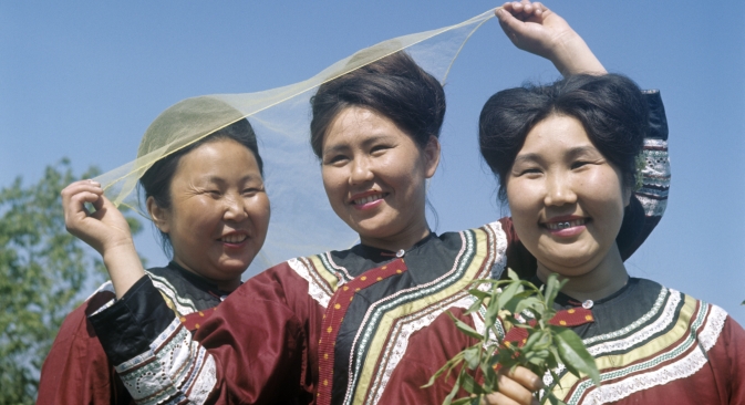 The languages of small indigenous people in Sakhalin are at risk of extinction. Pictured: Members of an amateur folklore ensemble, workers at the Druzhba fishing collective farm. Source: RIA Novosti