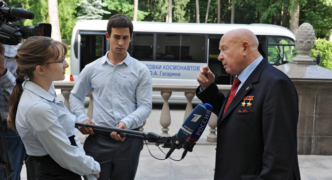 Alexei Leonov (R) during the interview in Moscow, on June 14. Source: RIA Novosti