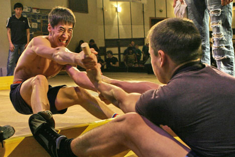 Mas-wrestling conquers national sport title in Yakutia region. Source: ITAR-TASS