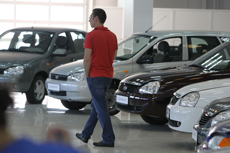 While Russia has agreed in principle that the recycling fee should be equal for domestic auto manufacturers and importers, implementation will take time. Source: Viktor Vasenin / Rossiyskaya Gazeta