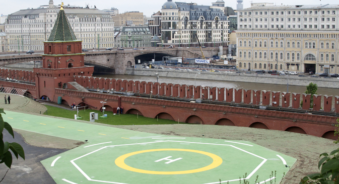 Helicopters will come in to land either from the direction of Zamoskvoretsky Bridge or from the side of Zaradye. Source: AP