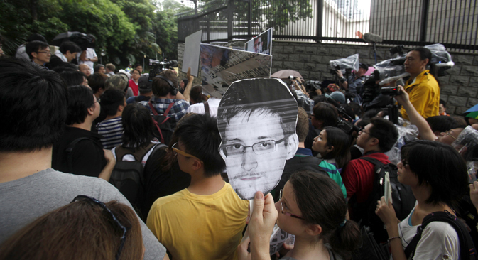 The supporters of National Security Agency leaker Edward Snowden during a demonstration outside the U.S. consulate in Hong Kong on June 15. Source: Reuters