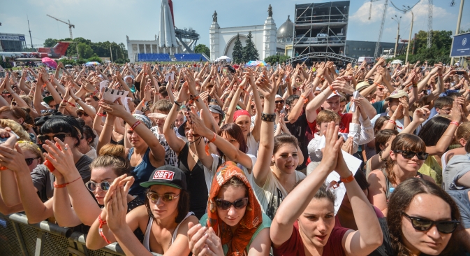 On the last weekend of June, Moscow hosted the large-scale Park Live Festival. Limp Bizkit, The Killers, British band White Lies, Russian rocks star Zemfira and Paramore took part in the festival. Source: Vladimir Astapkovich/RIA Novosti