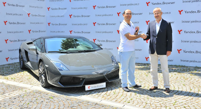 Erkan Kiyak from Gaziantep, Turkey, won a Lamborghini Gallardo LP560-4 Coupe during Yandex's promotional campaign (Photo: Yandex)
