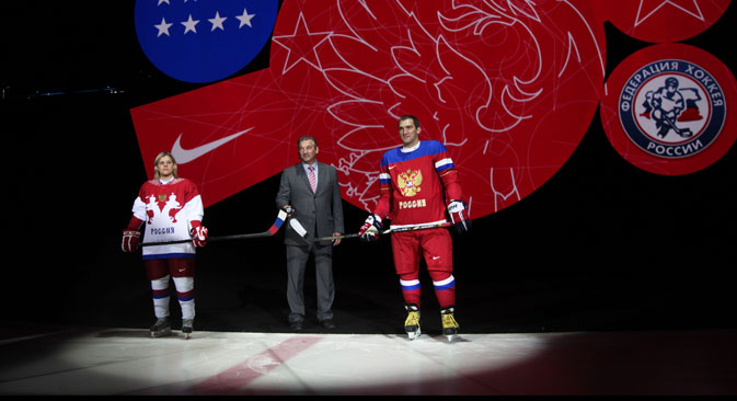 Ovechkin: 'I love the design of this new uniform. The eight stars on the shoulders of the red uniform honor the past victories.' Source: Viktor Vasenin / RG