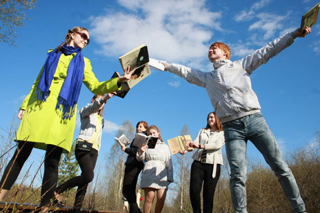 Any reader from the age of 10 to 16 can become a member of the Kniguru jury. Source: ITAR-TASS