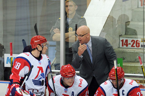 American coach Tom Rowe (second right) was replaced by Russian Petr Vorobyev. Source: ITAR-TASS