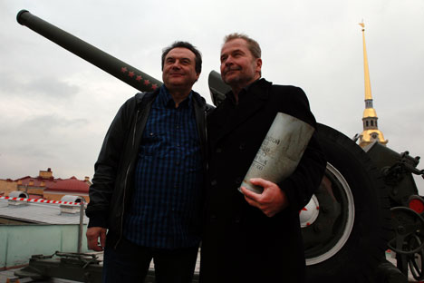 Alexei Uchitel, president of the Message to Man International Film Festival (L), welcomes Austrian documentary director Ulrich Seidl. Source: Press Photo