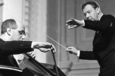 Rostropovich (L) and Britten (R) collaborated a lot, performing many times together. Mikhail Ozerskiy / RIA Novosti