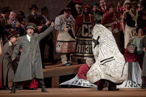 Major Kovalev wakes up one morning to discover that his nose has disappeared (a scene from Metropolitan Opera). Source: Press photo