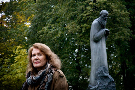 Die bekannte Literaturhistorikerin Ljudmila Saraskina antwortet die Fragen über Dostojewskis Leben. Foto: Anna Artemjewa / Nowaja Gaseta