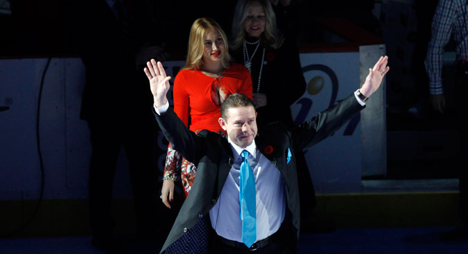 Pavel Bure celebrates his triumph at Rogers Arena. Source: Reuters