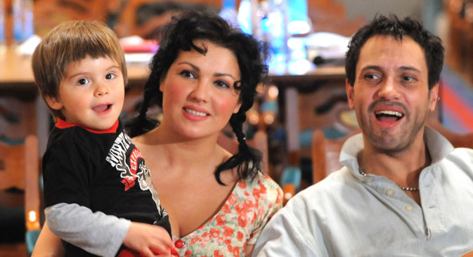 Anna Netrebko, her son and her civil partner baritone Erwin Schrott. Source: ITAR-TASS