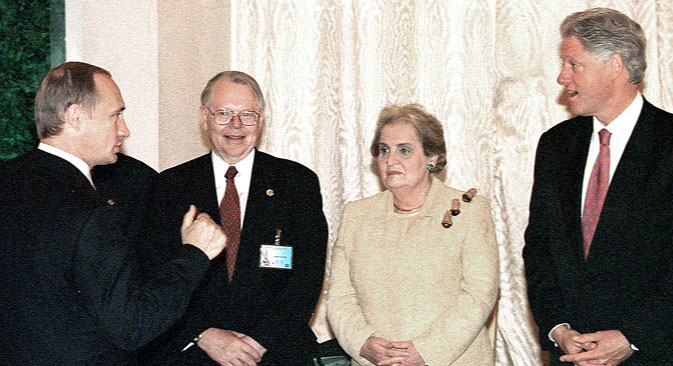 Russia-U.S. negotiations in Moscow, on June 4, 2000. Pictured (left-right): Russian President Vladimir Putin, U.S. ambassador James Collins,  U.S. Secretary of State Madeleine Albright and U.S. President Bill Clinton