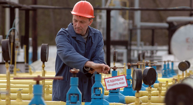 'Do not open while people are working' - reads a warning sign on a gas pipe. Source: ITAR-TASS