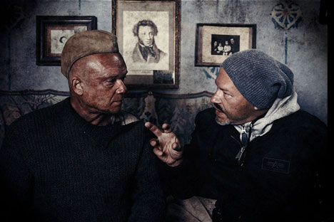 Film director Fydor Bondarchuk (R) during the filming of 'Stalingrad'. Source: kinopoisk.ru 