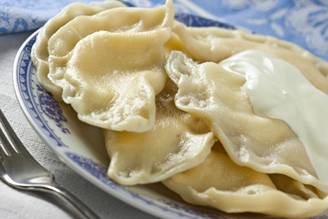 Vareniki with potato filling are usually served as with sour cream. Source: Lori / Legion Media