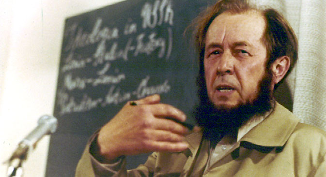 Alexander Solzhenitsyn gives his first news conference in the West since being expelled from Russia, calling for a campaign of passive resistance to Communist rule and ideology, at his home in Zurich, in November 16, 1974. Source: AP