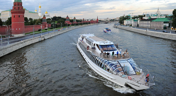 Boat restaurants and hotels first appeared in Moscow in 1991. Source: ITAR-TASS