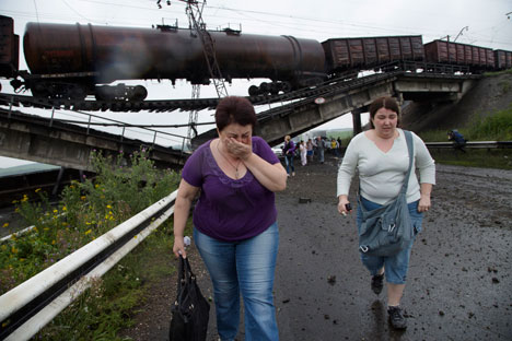 Railroad bridge was blown up in Donetsk region on July 8. Source: AP
