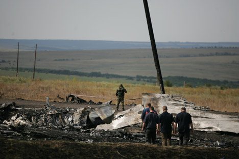 Russian experts, according to the Vzglyad newspaper, insist that data from the Boeing recorders is not sufficient to provide a complete picture of the MH17 tragedy. Source: ITAR-TASS