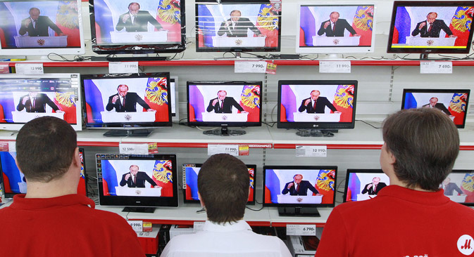 Many Russians rely principally on television as their news source. Source: RIA Novosti