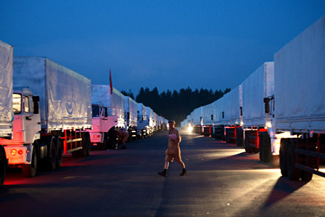 The business newspaper Vzglyad writes that, despite the suspicions of the West, 280 trucks with humanitarian aid departed from Moscow on August 12. Source: Maksim Blinov / RIA Novosti