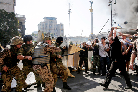 According to the newspaper Vzglyad, a new conflict has broken out between local authorities and protestors on the Maidan in Kiev. Source: Reuters