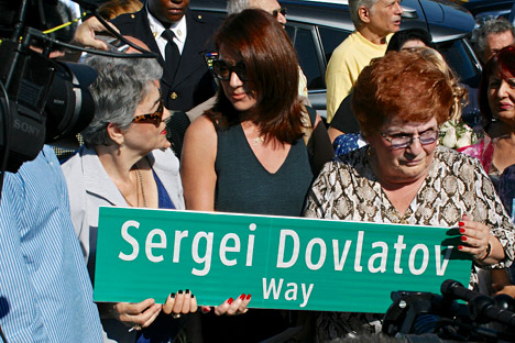 Dovlatov's widow, Elena (left), his dauther Katherine (middle) and Council member Karen Koslowitz at the unveiling ceremony for Sergei Dovlatov Way in New York. Source: Ivan Zakharchenko / RIA Novosti
