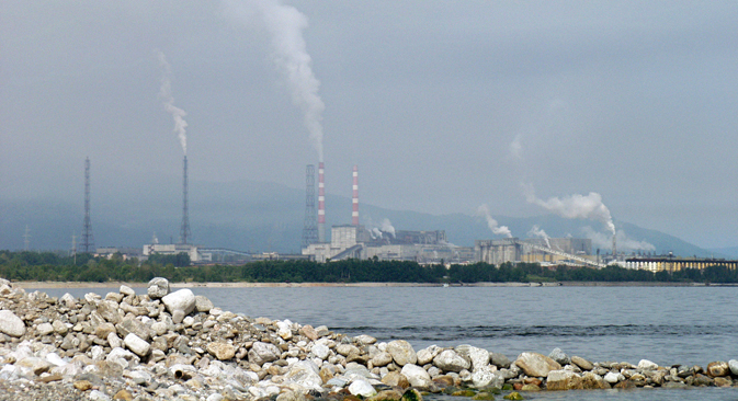 The major industrial polluter of Lake Baikal is the Baikalsk Paper and Pulp Mill. Source: ITAR-TASS