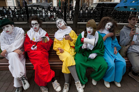 Clowns on the streets of Moscow. Source: Igor Tabakov