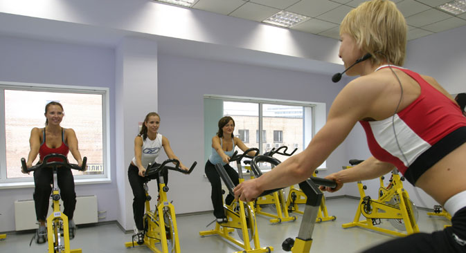 Starting 2015, companies can organize their local gyms. Source: Grigory Kalachyan / TASS 