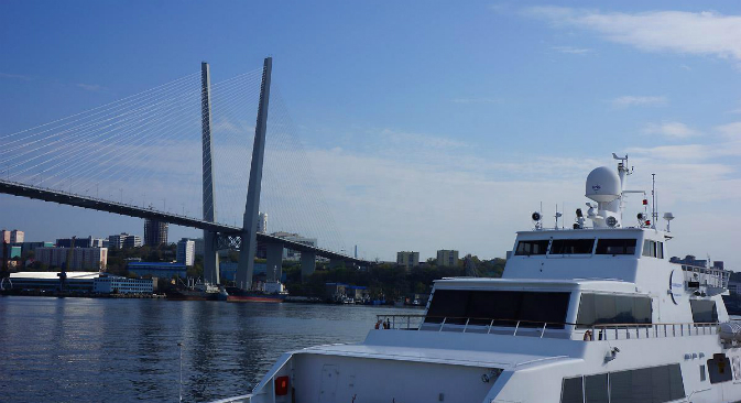 The view of the bridge over the Golden Horn bay in Vladivostok. 