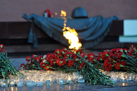 The tomb of the unknown solder just outside the Kremlin walls is a symbol of Russia’s sacrifice. Source: Artem Korotaev/TASS
