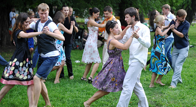 Participants dance at the Dancing City flashmob at Moscow's Gorky Park. Aleksandr Utkin /  RIA Novosti