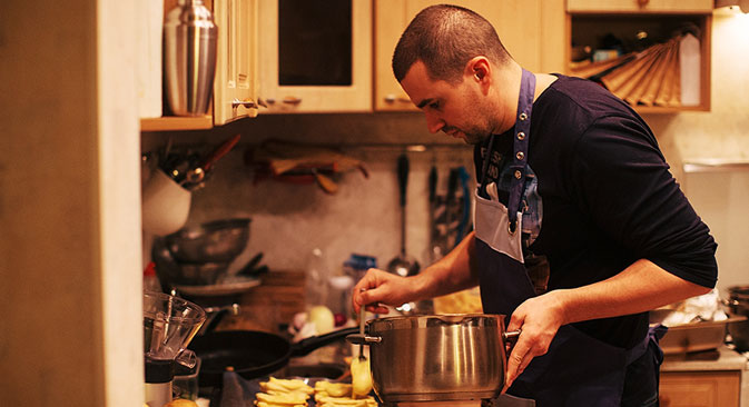Professional chef Kirill Olkhovsky is an EatWith user. He says that the format of a restaurant does not allow the chef to communicate with the people he cooks for, but EatWith does. Source: Personal archives