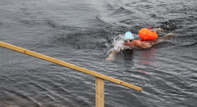 Melissa O'Reilly from New York specializes in swimming in cold water and won the Murmansk Mile in 2013 and in 2015. Source: Narmina Geibatova