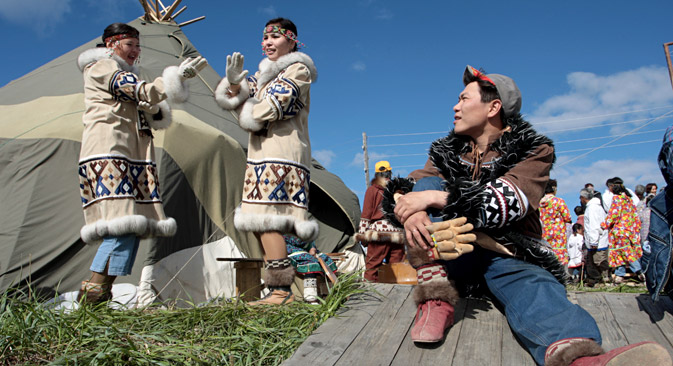 Inhabitants of Chukotka and Alaska may stay in the designated area of the neighboring country for no longer than 90 days. Pictured: Beringiya-2008 festival in Chukotka. Source: Marina Lystseva / TASS