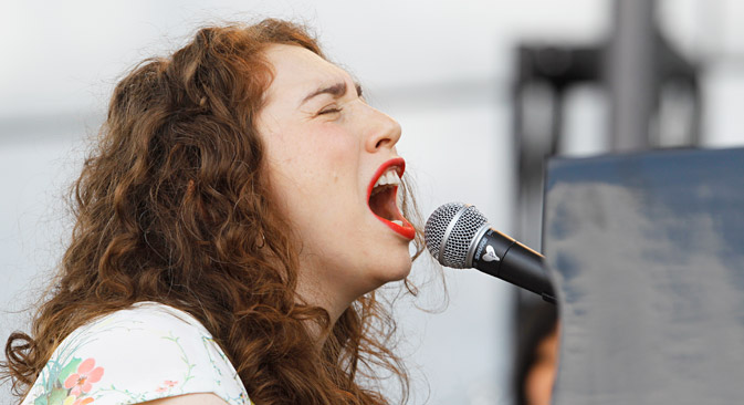 Regina Spektor performs at the Bonnaroo Music and Arts Festival, June 13, 2010 in Manchester. Source: AP