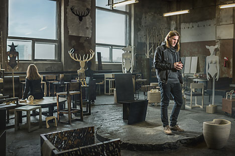 Located in a former lamp factory in Moscow, Archpole produces chairs, tables and dressers to reach a middle-class clientele.