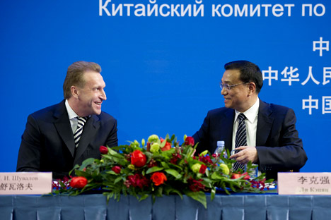 El viceprimer ministro ruso Igor Shuválov y el de China, Li Keqiang. Fuente: Zuma/LegionMedia