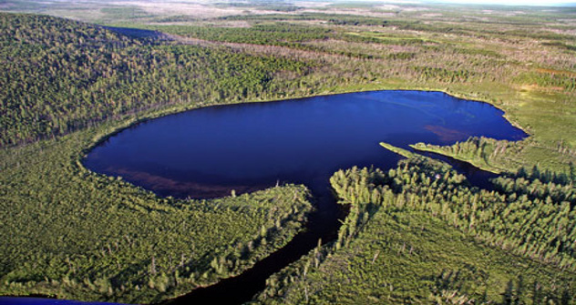 Lago Cheko en la región de Krasnoyarsk. Fuente: Kommersant.ru