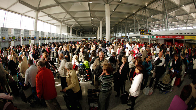 La crisis española está obligando a muchas personas a emigrar. Fuente: Reuters / VostockPhoto.