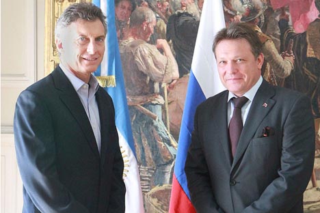 Mauricio Macri recibió en el Salón Blanco del Palacio Municipal al Embajador de la Federación de Rusia, Victor Koronelli. Fuente: Matías Repetto Bonpland/GCBA