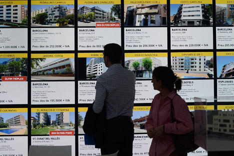 El gobierno español estudia la posibilidad de cambiar la ley, con una medida pensada en los compradores rusos y chinos. Fuente: AP