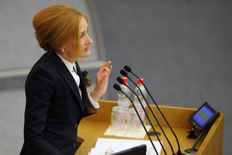 El escándalo que envuelve a Irina Iarovaya, presidente de la comisión de la Duma encargada de la lucha contra la corrupción, empezó cuando un artículo en The New Times reveló que vivía en un apartamento de lujo en pleno centro de Moscú.Fuente:TASS